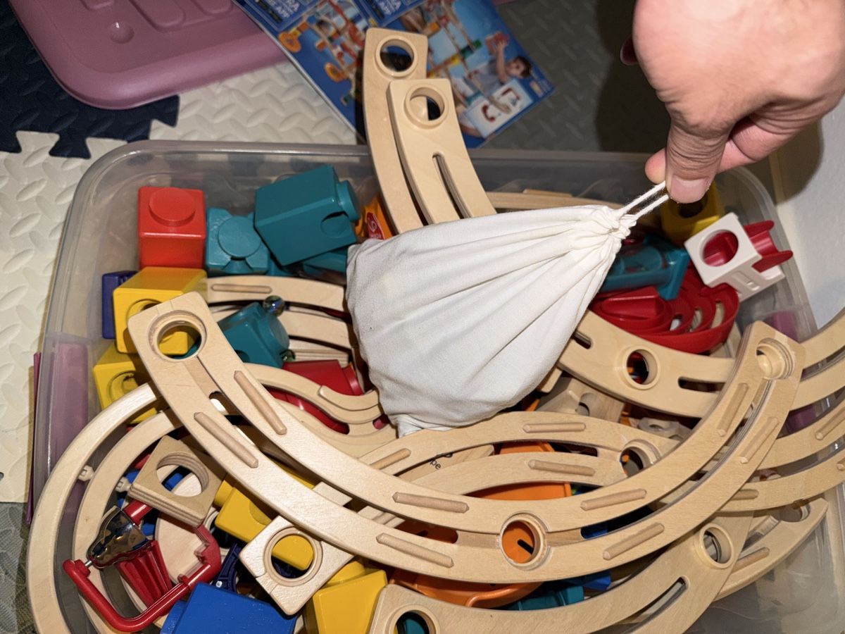 Quadrilla Giocattoli: Hape Quadrilla Kugelbahn Set - Grosse Sammlung! – Usato da Winterthur venduto da ric_6jyz 2