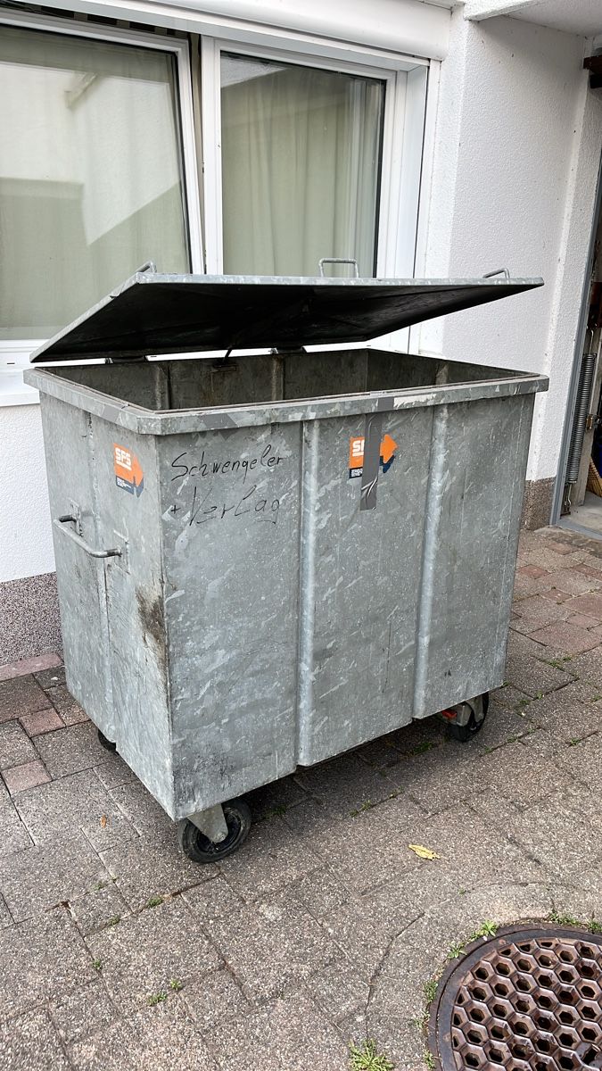 Altro per Ufficio & Commercio: Large Metal Bin With Wheels – Usato da Rorschacherberg venduto da j.swiss