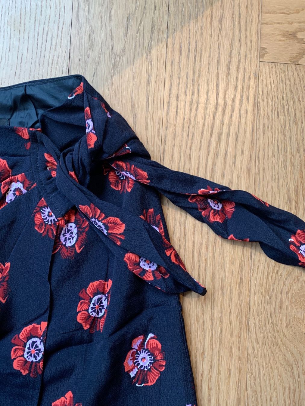 Vestiti: Tara Jarmon Jupe Blumen – Usato da Zürich venduto da aow_8p7m 1