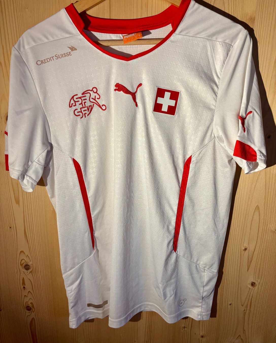 Puma Canottiere & Pantaloni: Schweiz 2014-15 Trikot S – Usato da Winterthur venduto da Gaudea