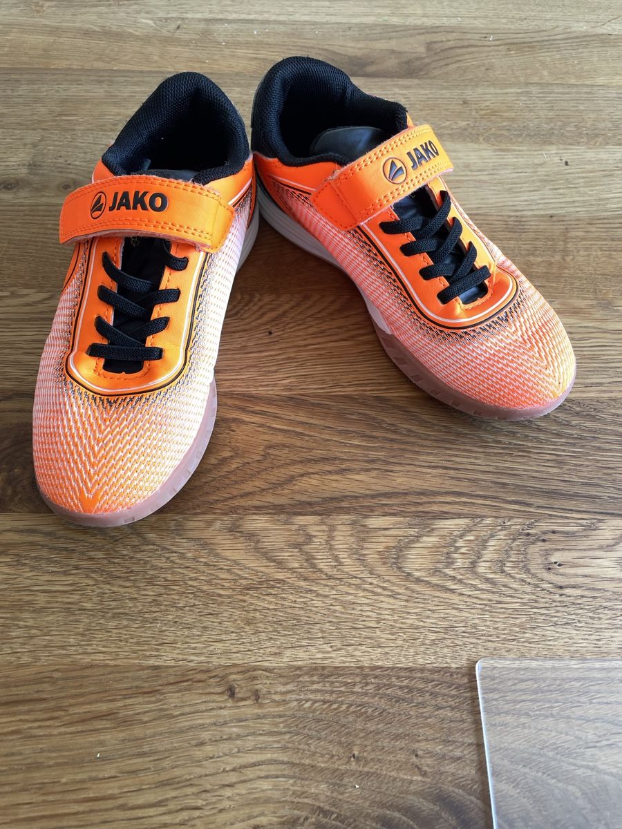 Jako Schuhe für Jungen: Hallenturnschuhe Gr.31 – Gebraucht aus Breitenbach von oli_hm96