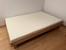 Bett inkl. Rost und Matratze 140x200