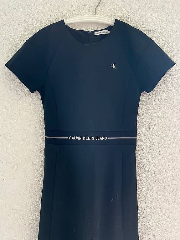 Vestiti & Gonne: Robe Calvin Klein 14 ans – Usato da Geneveys-Coffrane venduto da gg_r2xd