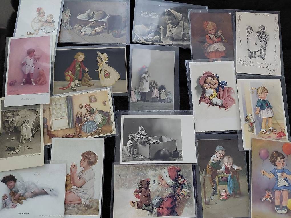 Cartoline postali: 18 alte Postkarten mit Kindern/Puppen / Bären. – Usato da Zollikerberg venduto da Inhal
