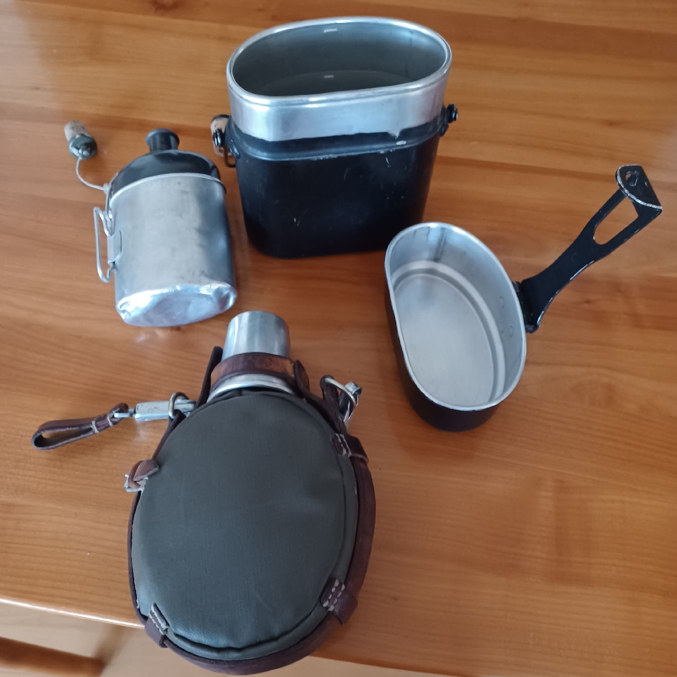 Set di piatti: Militär Gamelle , Trinkflasche – Usato da Waldkirch venduto da Fantasia-101