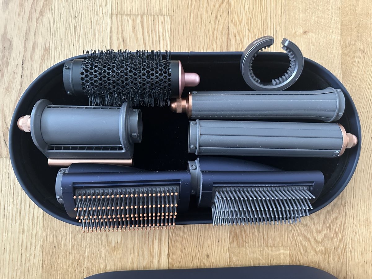 Dyson Asciugacapelli: Dyson Airwrap Multi‑Styler Complete Long – Usato da Aarburg venduto da afe_9zlx 2