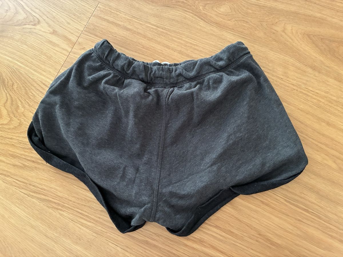 H&M Pantalons: Shorts – D'occasion à Bassersdorf par secondhand_clothing 1