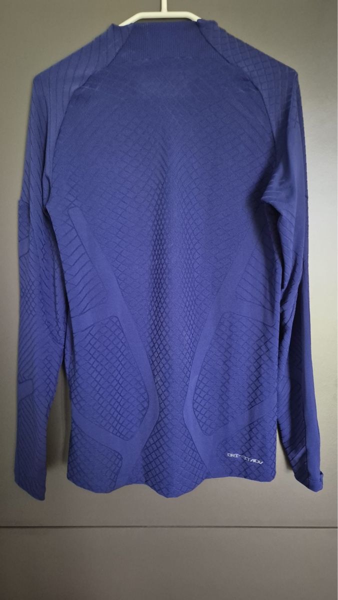 FC Barcelona Canottiere & Pantaloni: Trainigshirt FCBarcelona – Nuovo (secondo la descrizione) da Egliswil venduto da cx.cx 1