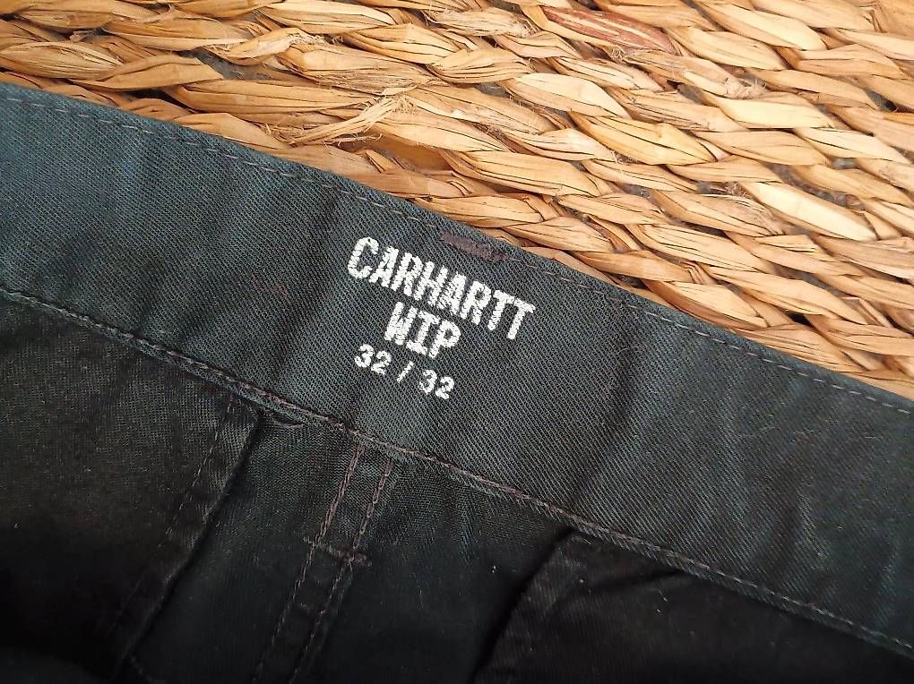 Carhartt Pantaloni: Schwarze Hose von Carhartt – Usato da Zürich venduto da Melianea 1