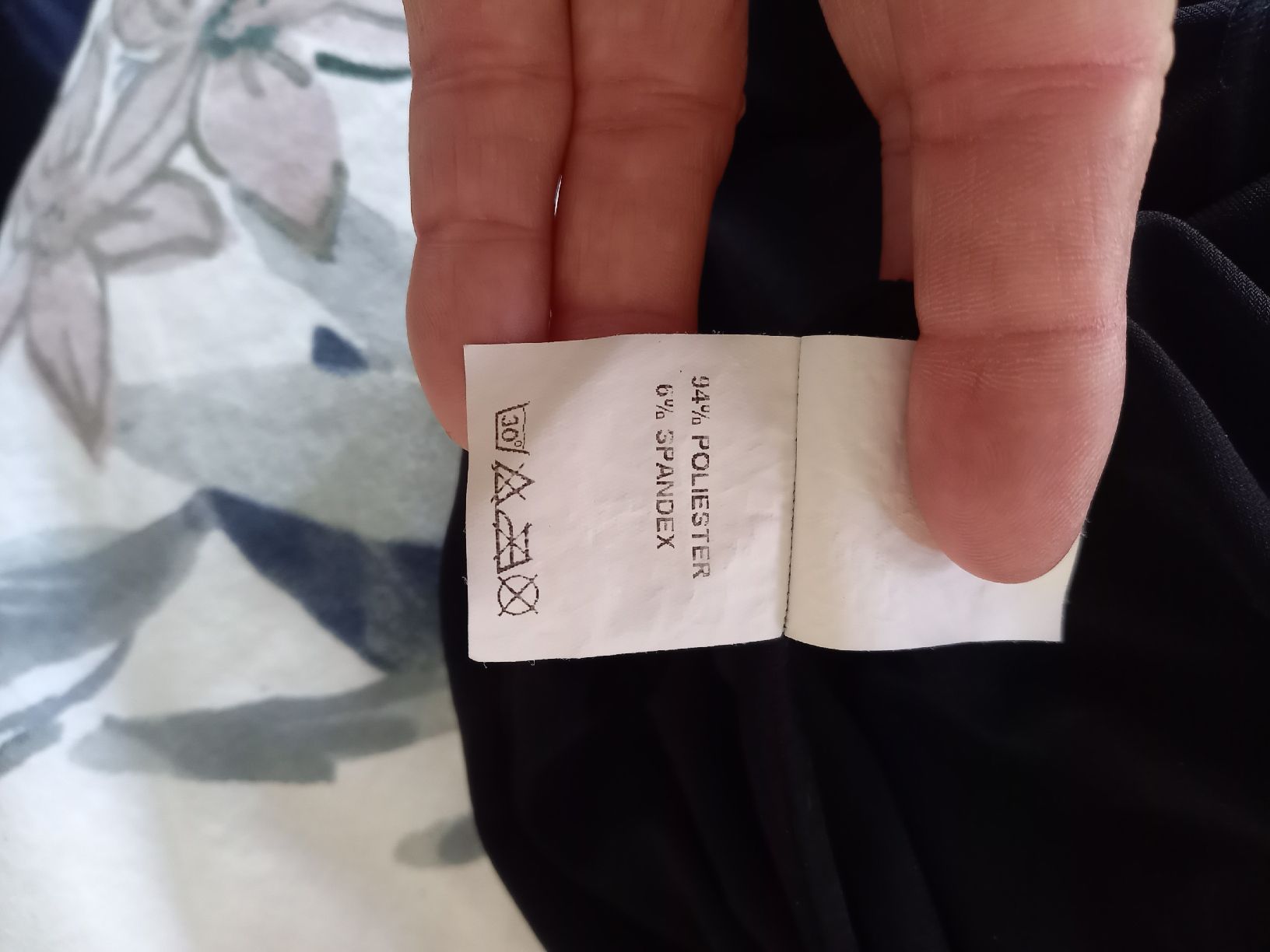 T-shirt: 2 Shirts, schwarz, elastisch – Usato da Winterthur venduto da leo_ywb7 2