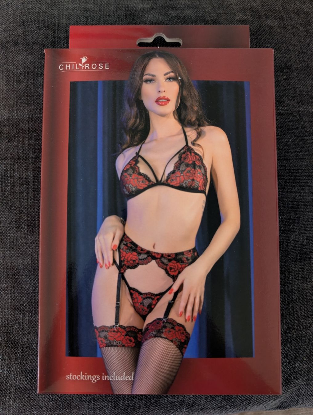 Altra biancheria intima: Chilirose Set BH/String/Strapsgürtel/Strumpf, S-M, Neu! – Nuovo e nell'imballaggio originale da St.Gallen venduto da Youfariemurad90