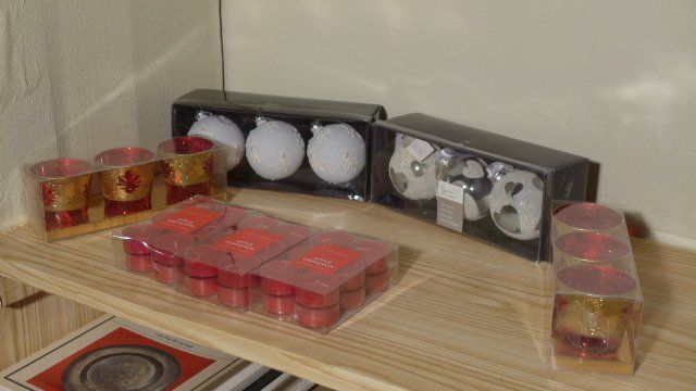 Alle Dekorationen: Weihnachtsdeko: Kugeln, Teelichter, Duftkerzen – Gebraucht aus Zürich von inf_gt6t 1