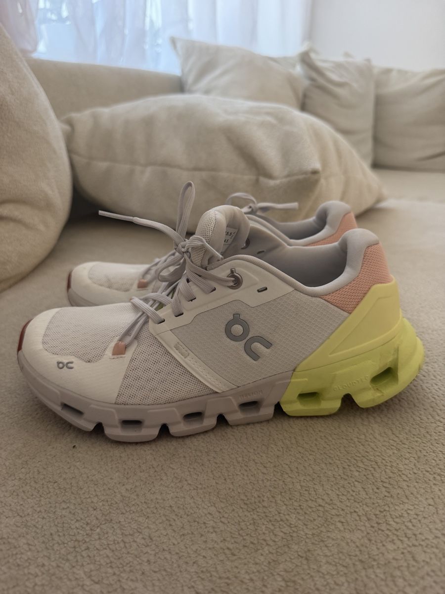 On Scarpe da donna: ON Schuhe Gr. 38,5 – Nuovo (secondo la descrizione) da Oetwil am See venduto da Egzon.Kastrati 1