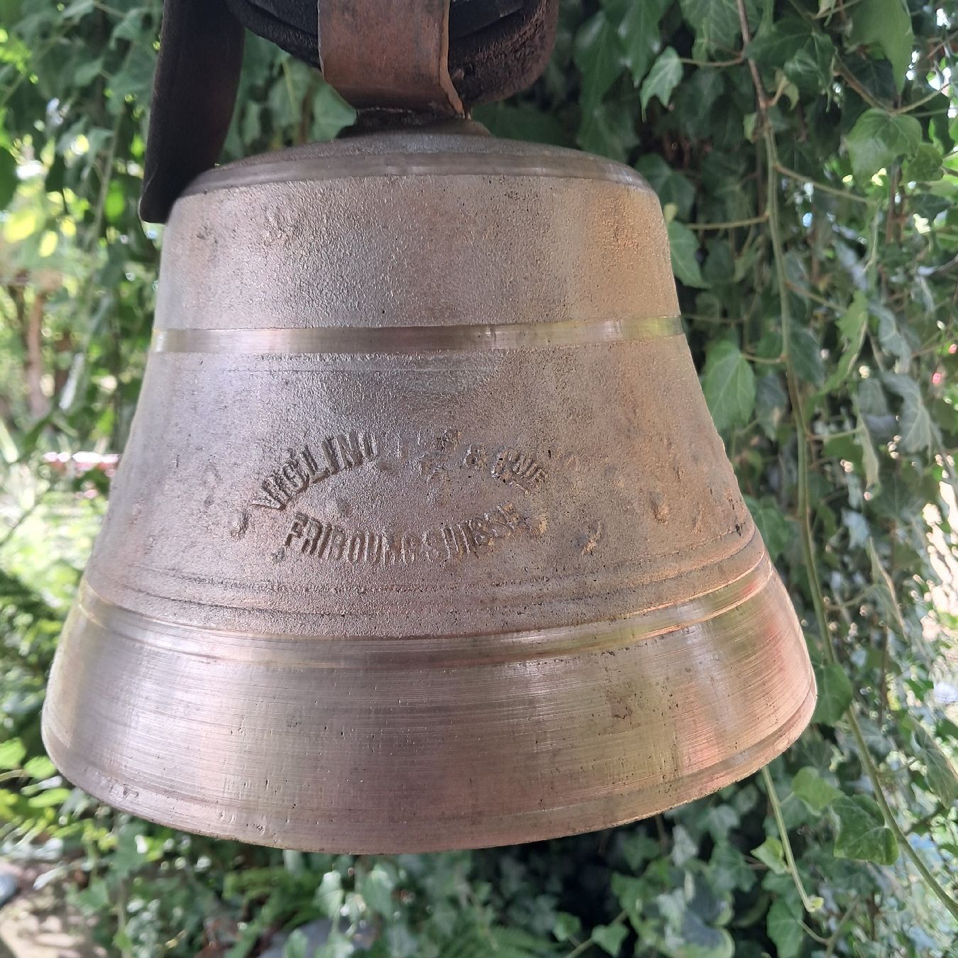 Glocken & Treicheln: GUTE ALTE VIGLINO FREIBURG  – Gebraucht aus Murten von SHETHOF