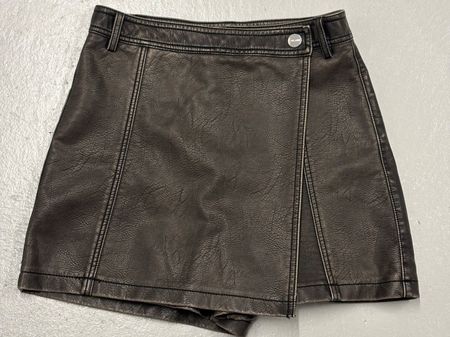 Rockige Skort Kunstleder Zara Gr. S braun