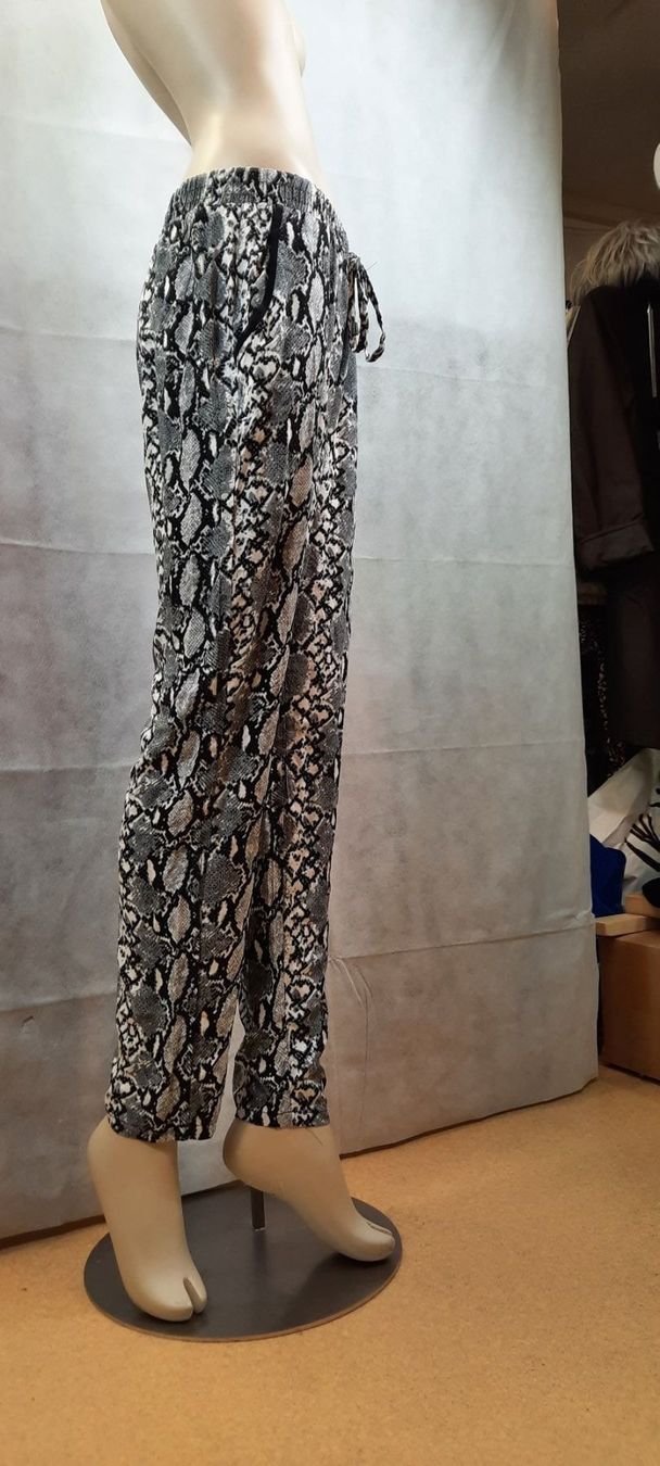 Pantaloni: Lässig leichte gemusterte Sommerhose grau Gr. S – Nuovo e nell'imballaggio originale da Seuzach venduto da VT-Collections1 4