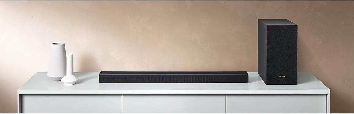 Samsung Fernseher: TV mit Soundbar, SAMSUNG – Gebraucht aus Winterthur von Low48 6