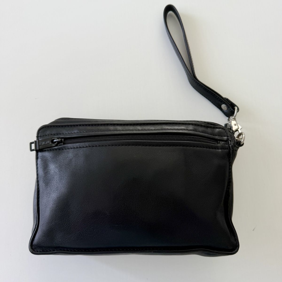 Tumi Taschen: TUMI Black Leather Handbag – Gebraucht aus Freienbach von Avviivva_Shop 1