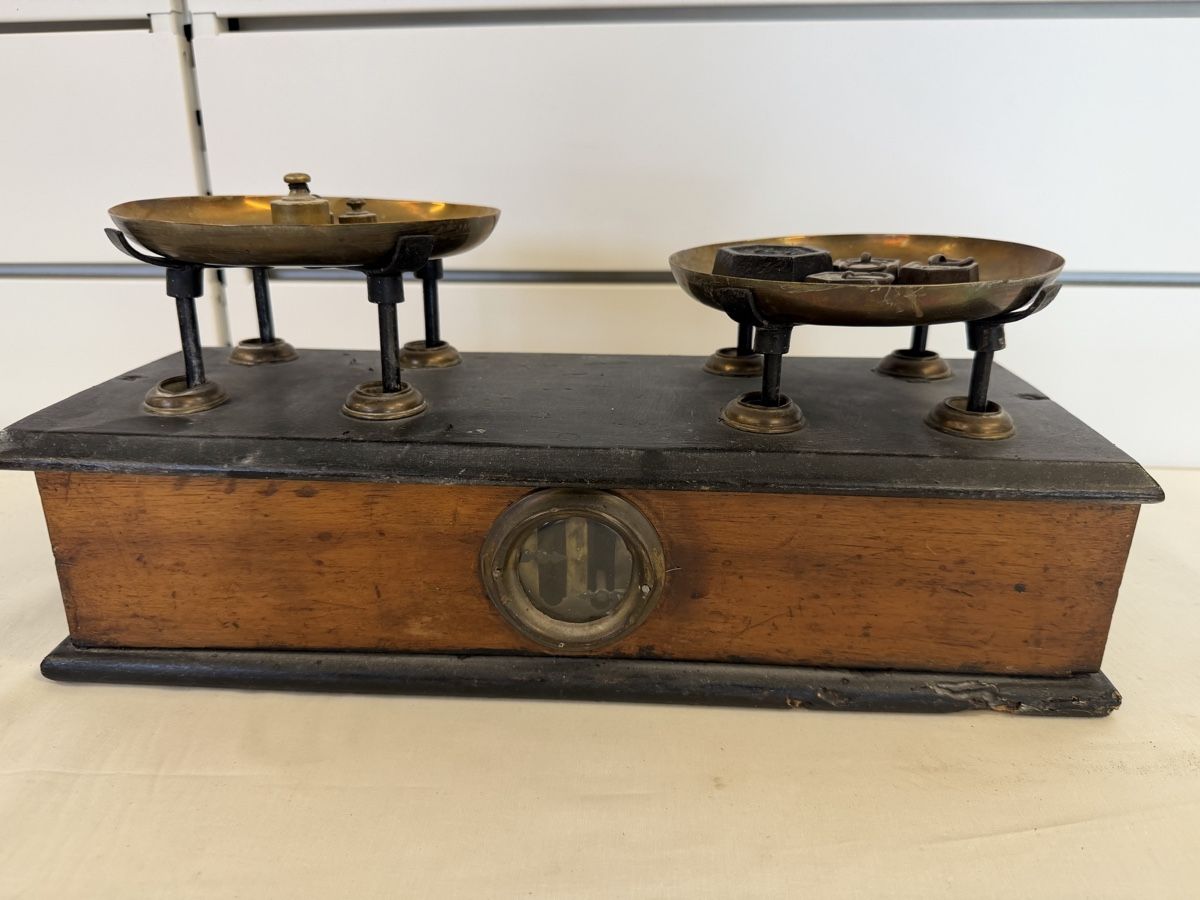 Bilance e pesi: Balance de précision ancienne avec poids  – Usato da montreux venduto da Always-Good