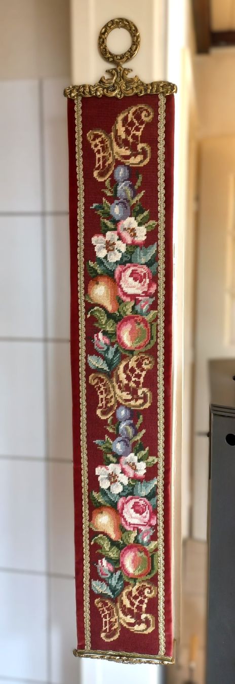 Teppiche: Antiker Gobelin / Wandbehang / Glockenzug – Gebraucht aus Bévilard von Orscha
