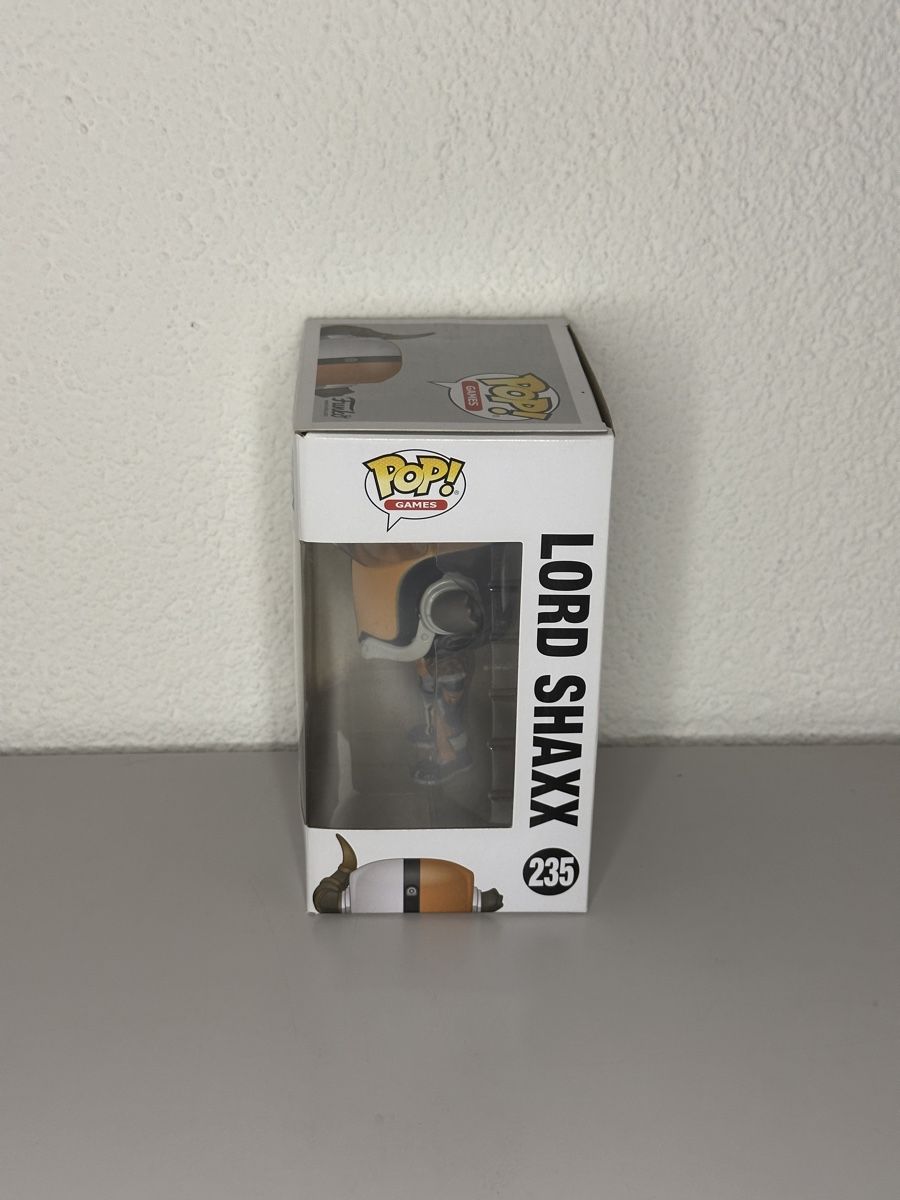 Funko Statuette: Funko Pop Destiny Lord Shaxx (Nr. 235) – Usato da Oensingen venduto da emi_hs6g 3
