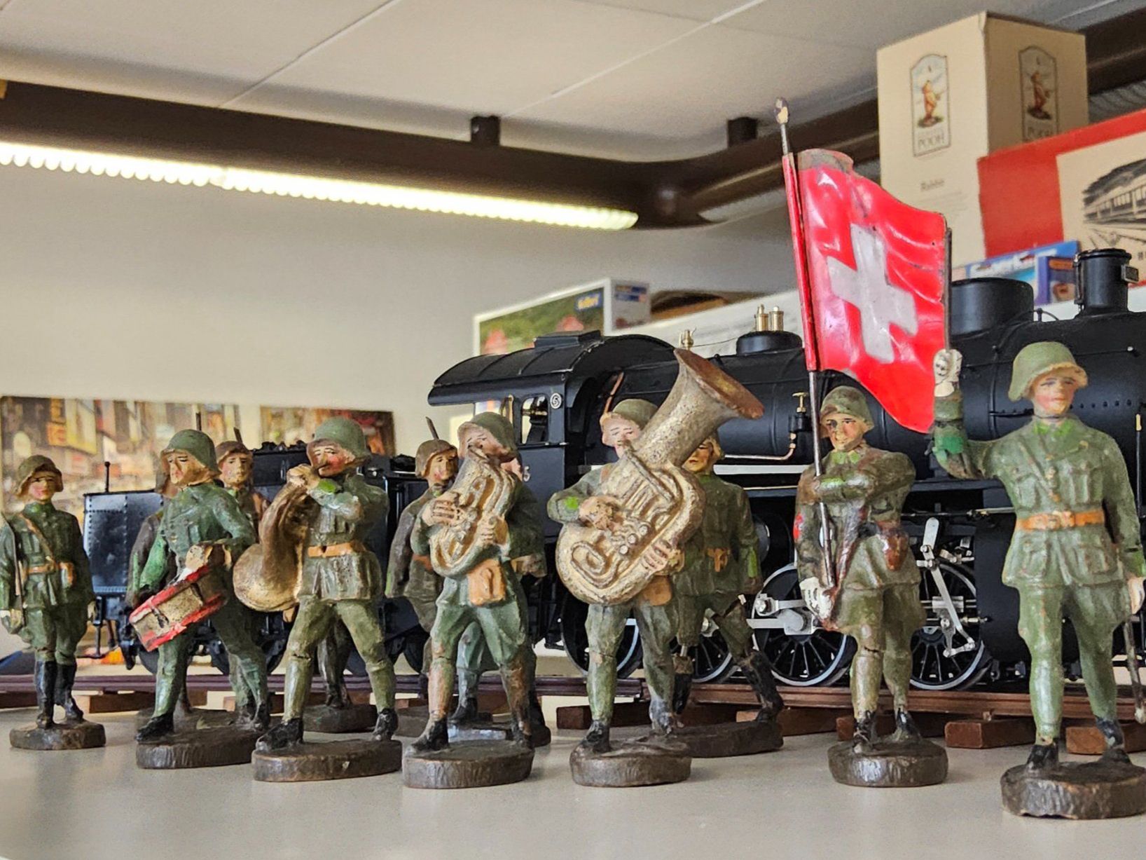 Statuette: schweizer Armee vor 1939 ___ 13 x Figuren Elastolin & Lineol – Usato da Uerikon venduto da Airport68 1