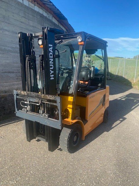 Carrelli elevatori e a forche: Hyundai Elektro-Stapler 3 Tonnen – Usato da Laufen venduto da VERARMUS11 5