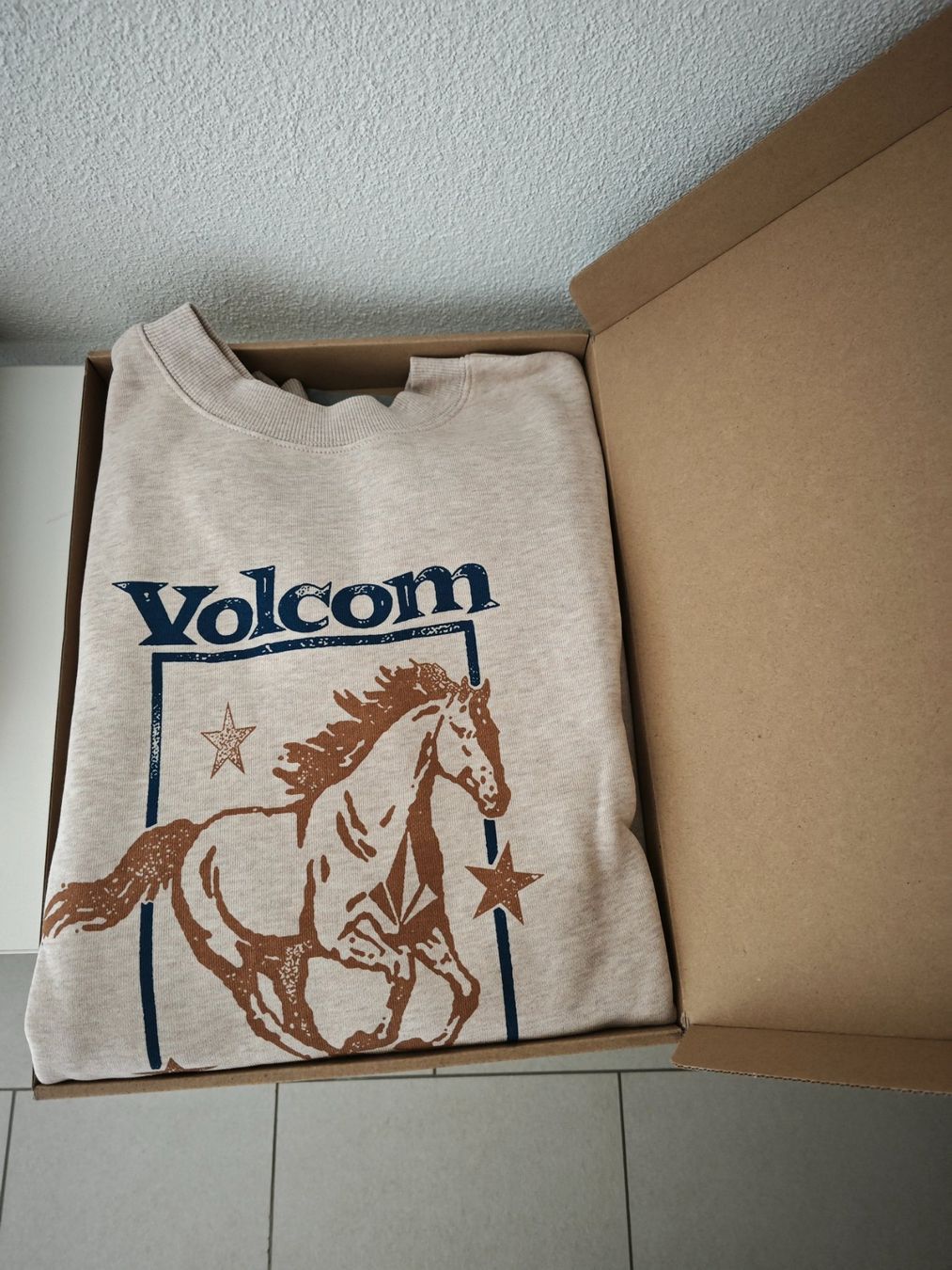 Pullover & Sweatshirts: Volcom Sweatshirt L – Neu (gemäss Beschreibung) aus Horw von Cs2006 2