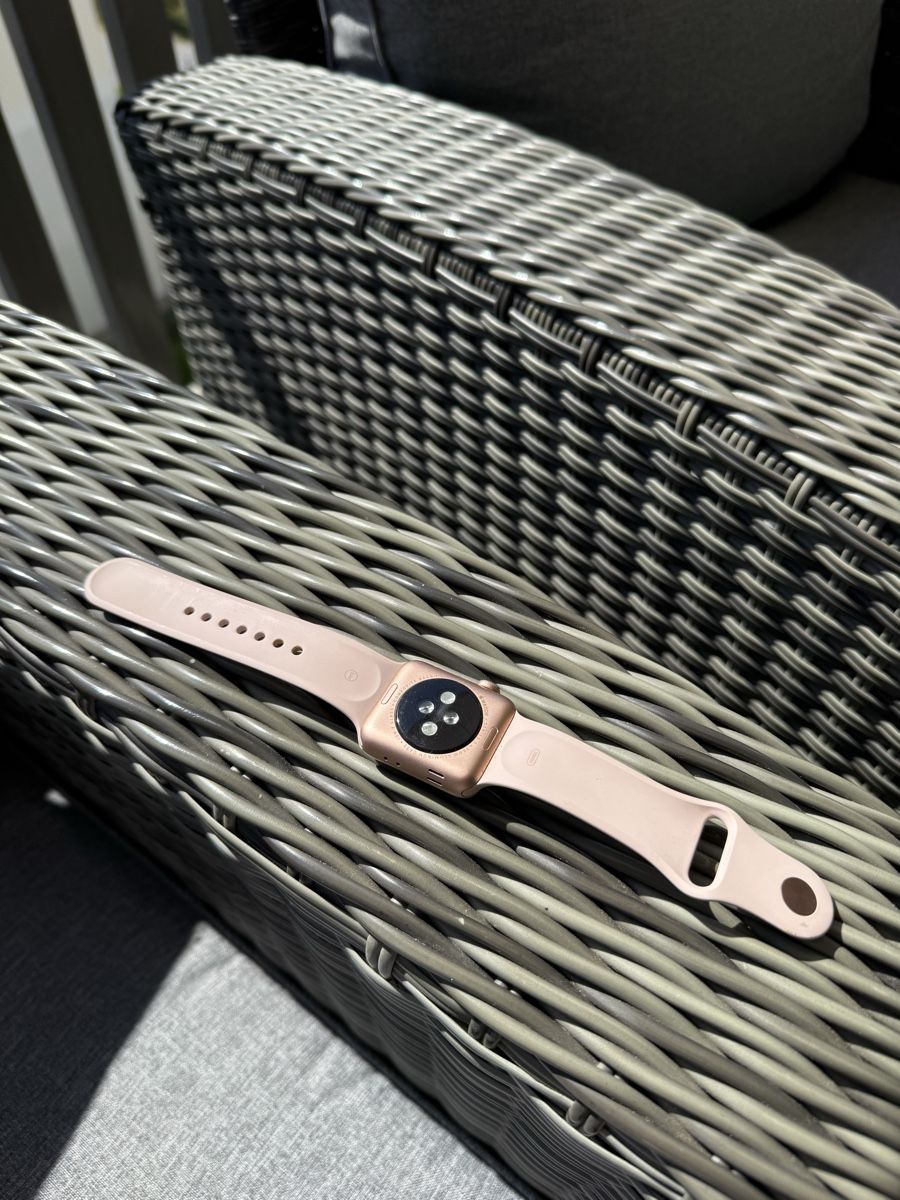 Apple Smartwatch: Apple watch  – Usato da Regensdorf venduto da Matteo2023 2
