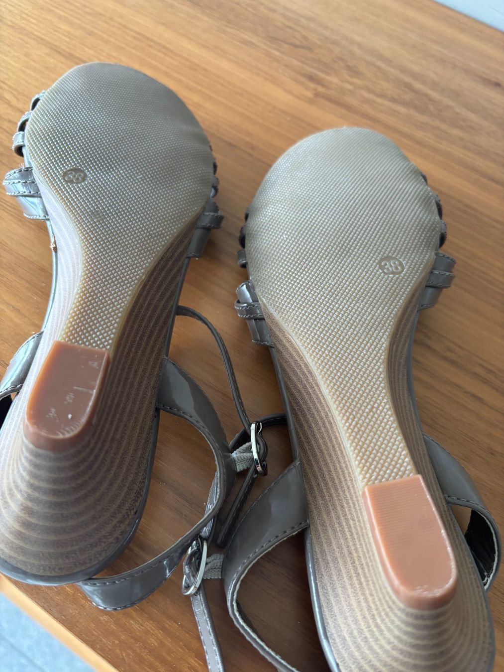 Damenschuhe: Schuhe Grösse 38 – Gebraucht aus Laax GR von wil_66wq 4