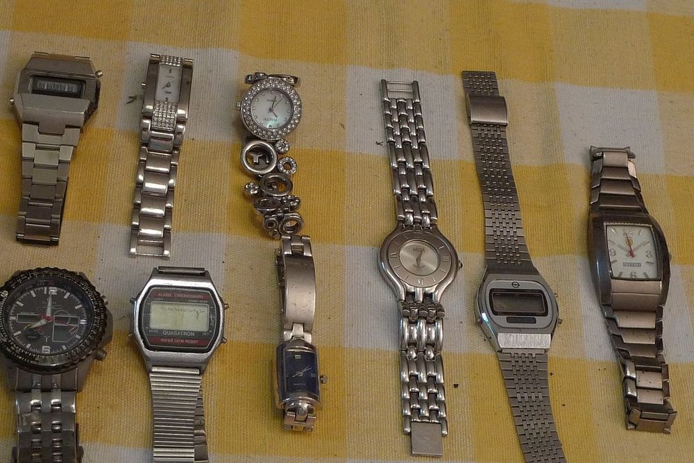 Orologi: LOT-UHREN 3. – Difettoso da Bern venduto da bn1640 1