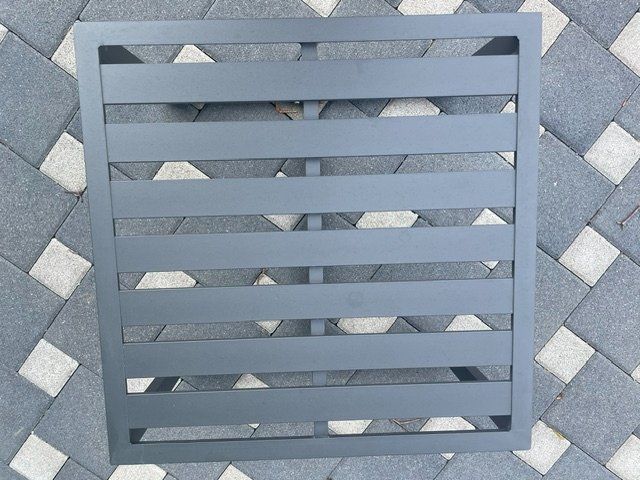 Gonser Tavoli: Table carrée de jardin basse – Usato da Bienne venduto da lolbag 3