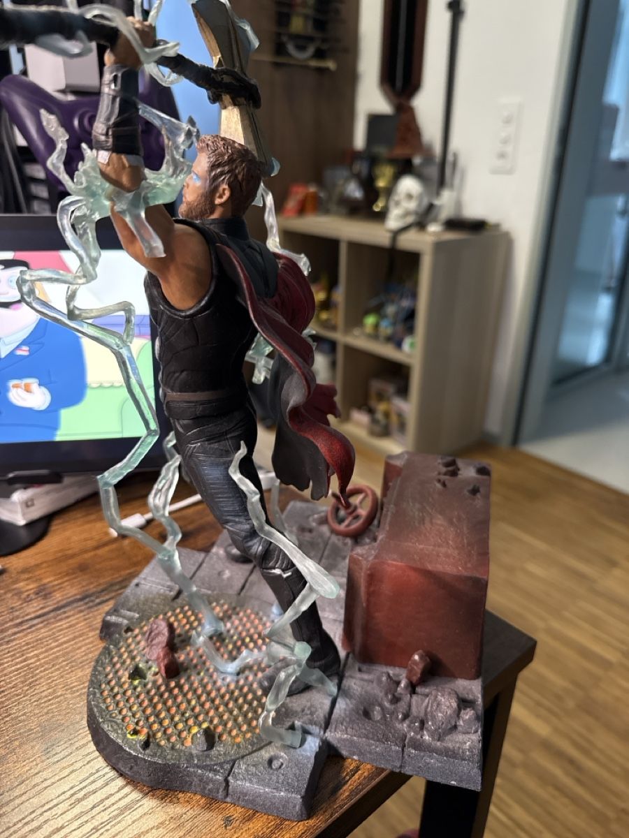 Marvel Statuette: Diamond Select Thor Infinity War Marvel Gallery Statue 32cm – Usato da Glarus venduto da dean94 2