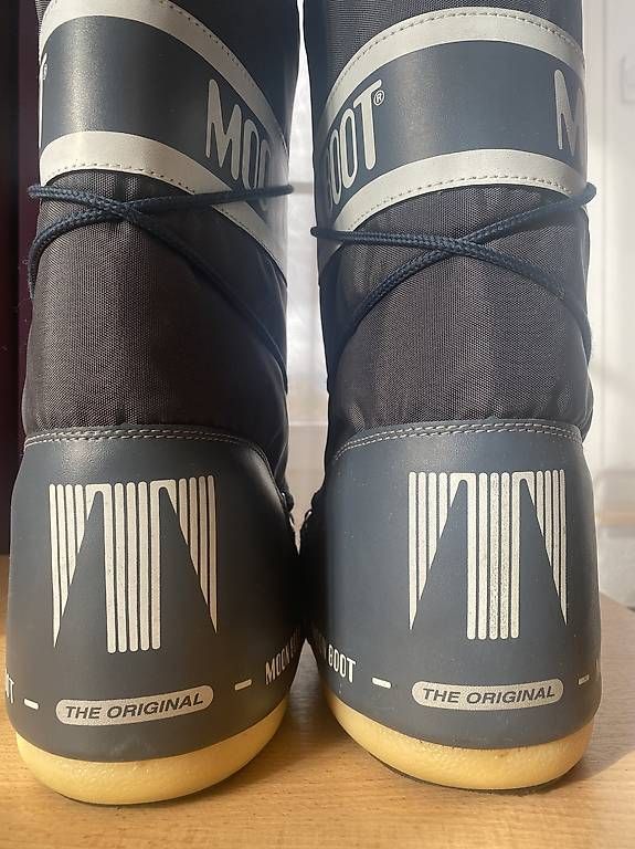 Scarpe da uomo: Moon Boot fast wie neu  – Usato da Solothurn venduto da nev_7qmh 3
