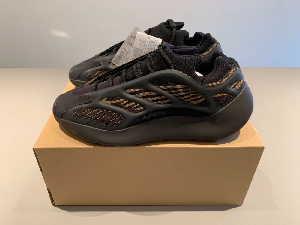 Adidas Yeezy 700 V3 Clay Brown (Neuf avec emballage d'origine) à