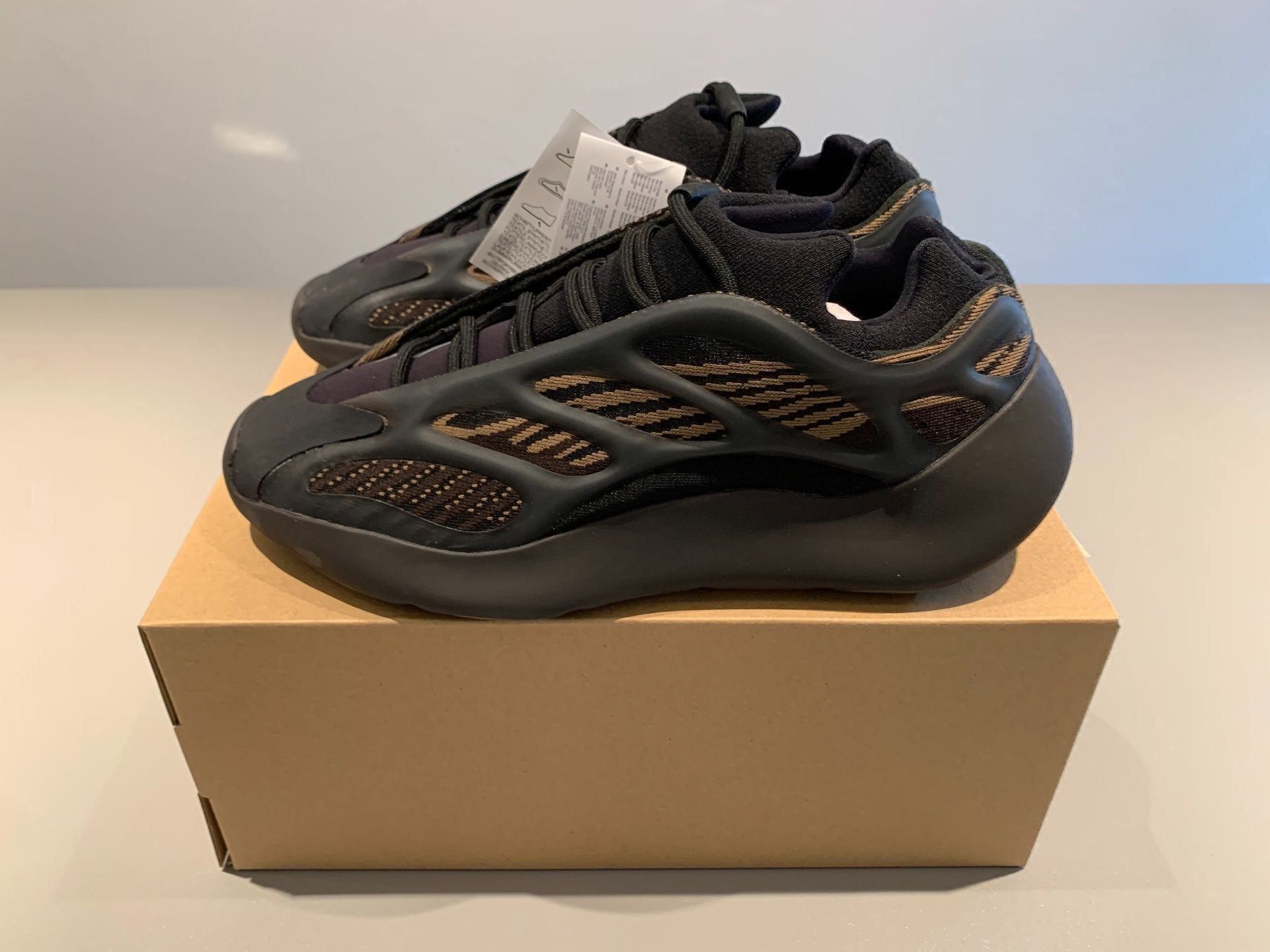 Adidas Scarpe da uomo: Adidas Yeezy 700 V3 - Clay Brown – Nuovo e nell'imballaggio originale da Sion venduto da Alpin_Golf 1