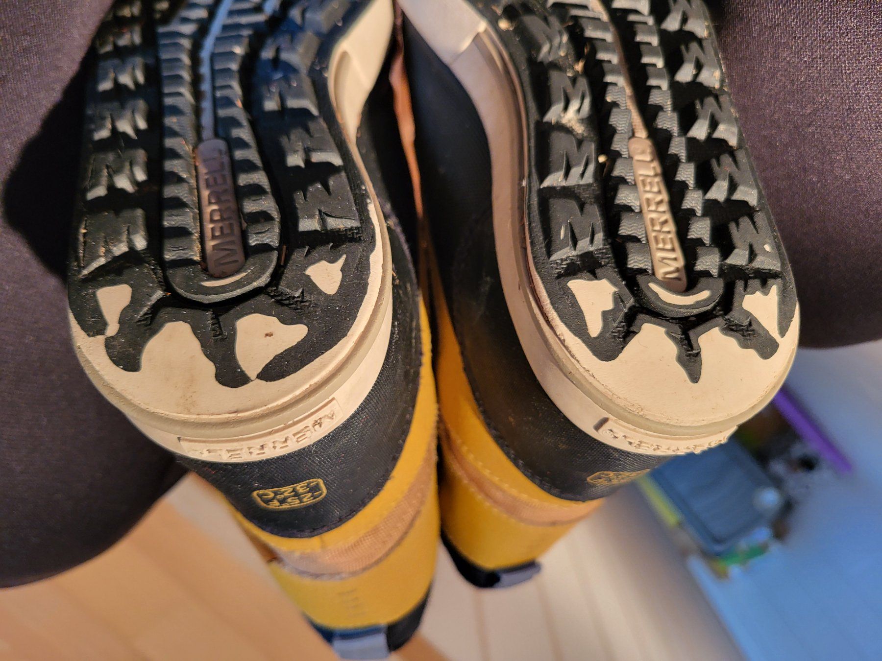 Merrell Herrenschuhe: Chaussures de neige/d'hiver taille 31 – Gebraucht aus Gampelen von cli_2thg 2