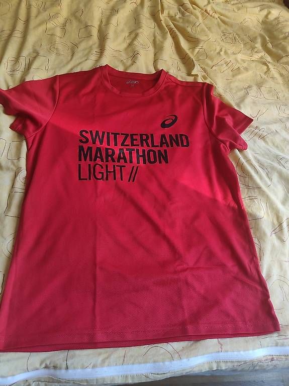 T-shirt: Laufshirt, Swiss Marathon Light – Usato da Wabern venduto da martingoo