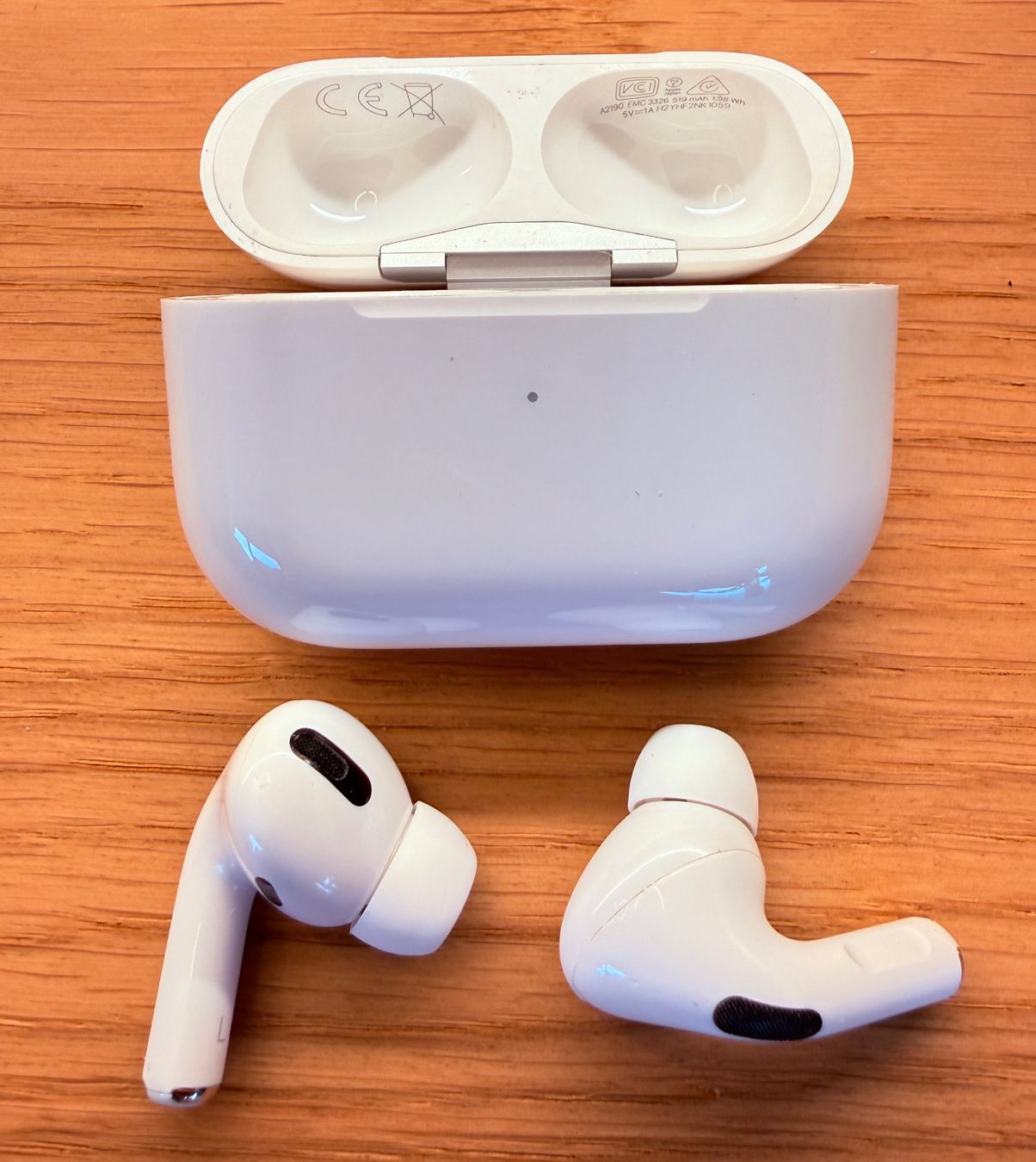 Apple Casques audio: AirPods Pro mit MagSafe Charging Case. Full Set! – D'occasion à Altendorf par RedHairBeast 3