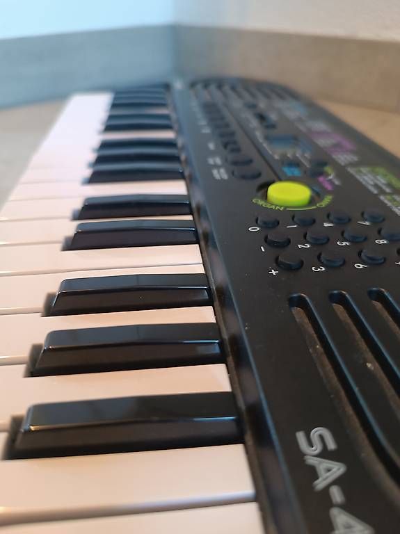 Strumenti musicali: Petit piano à pile en super état  – Usato da Boussens venduto da gvuille 1