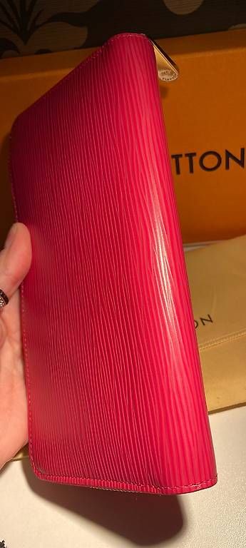 Louis Vuitton Portamonete: LV borsello Zippy – Usato da Sorengo venduto da at217 2