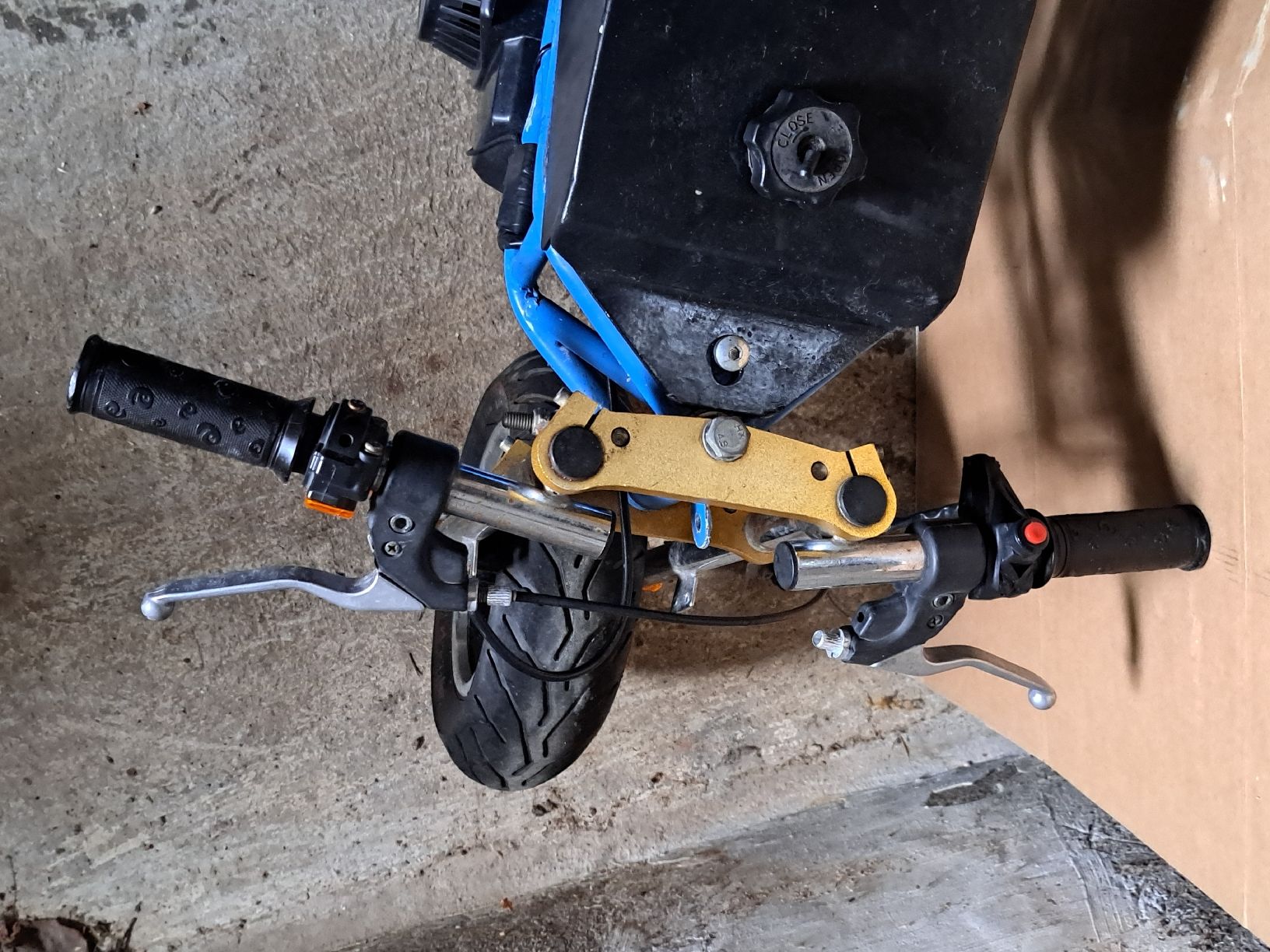 Cyclomoteurs: Töfli defekt ab 1 .00 Fr – D'occasion à Wettingen par ML03 1