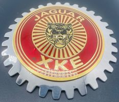 Emblem Jaguar X K E      mit Halterung  Made in Spain