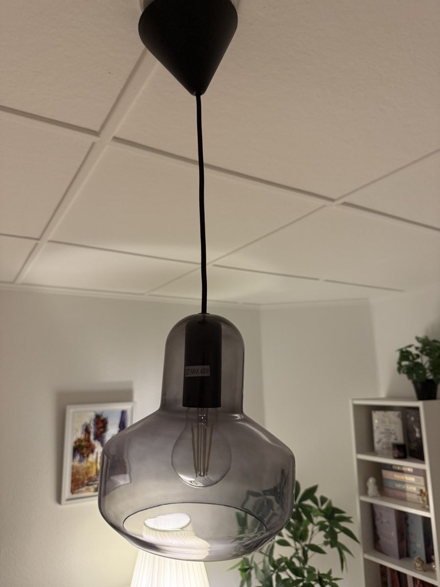 Jysk Lampade: Jysk Lampe Leuchte Glas Anthrazit scandi Style  – Usato da St. Gallen venduto da Vanesita. 1