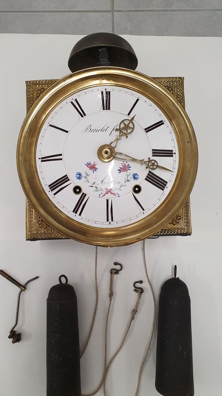 Uhren: Antike Comtoise Uhr, Lunette mit Scheiben Pendel – Gebraucht aus Würenlos von juruth