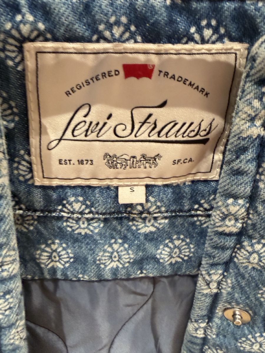 Levi's Vestes: Levis Jacke Steppmuster blau Grösse S – Neuf (Voir description) à Bern par rys_wgc8 2