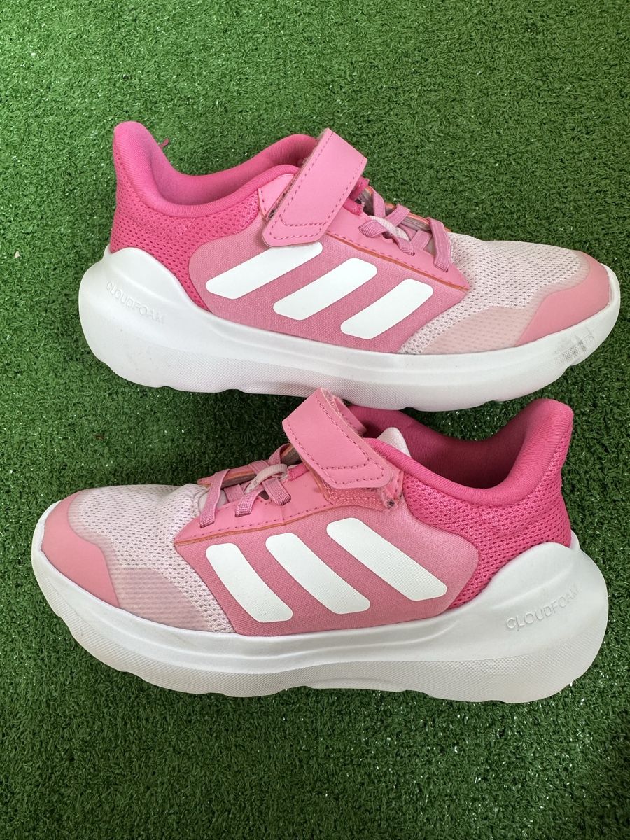 Chaussures filles: Adidas Mädchen Schuhe – D'occasion à Belp par gun_5bnr 1