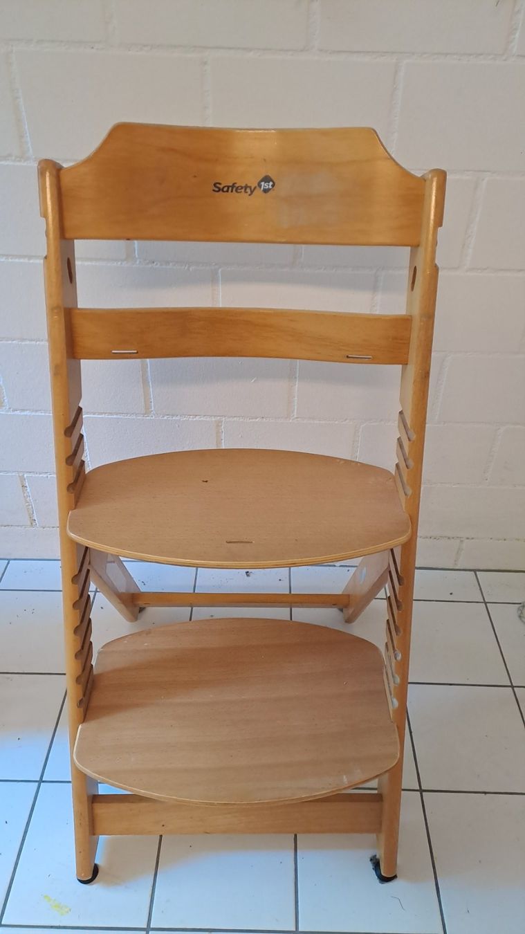 Chaises hautes: Hochstuhl Safety 1st – D'occasion à Hittnau par Bingo9