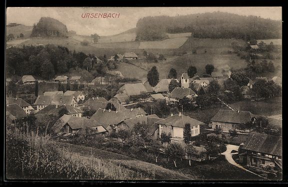 Cartoline postali: AK Ursenbach, Ortsansicht mit Kirche – Usato da Berlin venduto da bartko-reher