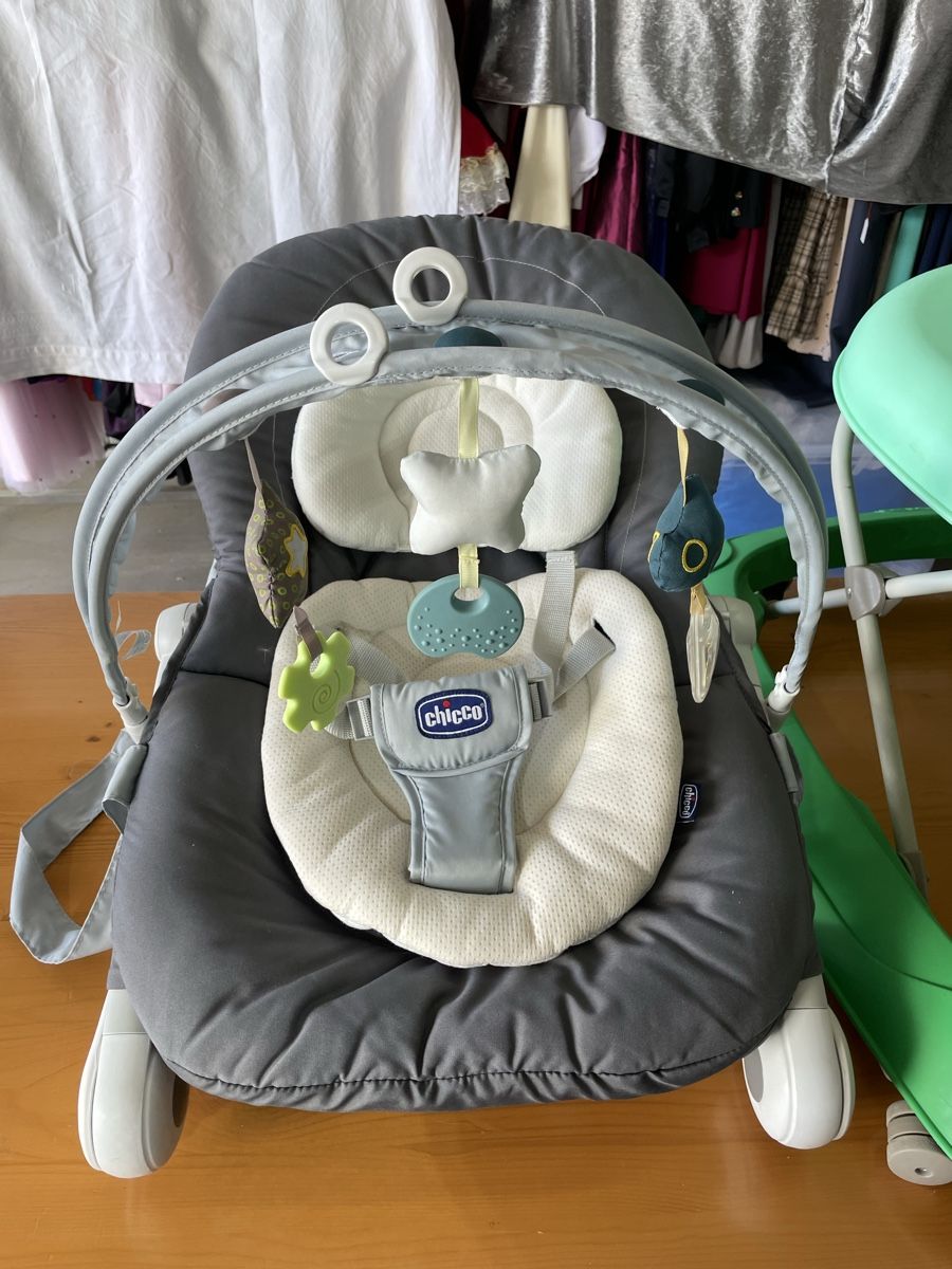 Chicco Sdraiette & Sdraiette a dondolo: Konvolut Chicco Babyspielsachen – Usato da Wünnewil venduto da 2day 6